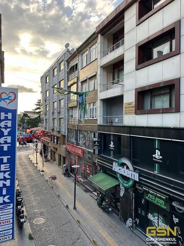 17-GÖLCÜK ÇARŞI İÇİNDE  UYGUN FİYATA KOMPLE SATILIK 3 KATLI TİCARİ BİNA